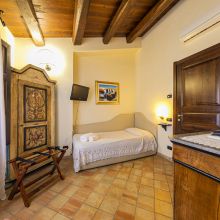 Rustic rooms with Sicilian character