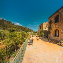 Traditional rural estate with panoramic views of the surrounding landscape