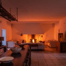 Charme Retreat Martina Franca, shared lounge with fireplace