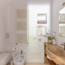 Charme Retreat Martina Franca, bathroom of a standard room