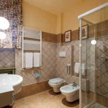 Luxury winery resort Castelbuono_comfort room bath