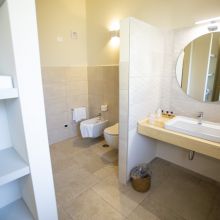 A deluxe room bathroom Salento wine estate - deluxe room bathroom
