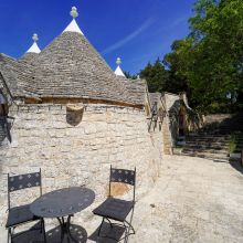 Original trulli pugliesi, timeless Apulian atmospheres B&B Valle dei Trulli, the tulli