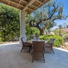 Outdoor terrace at a self-catering holiday apartment in Salento