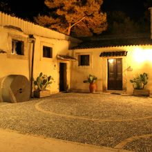 Agriturismo sea Noto_courtyard by night