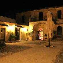 Agriturismo sea Noto_courtyard by night