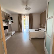 Country Hotel Peschici-superior room with a terrace