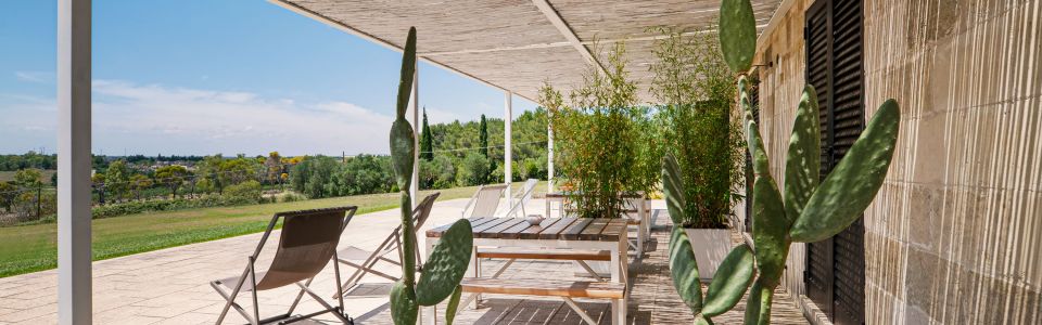 The view from the veranda, a perfect retreat to soothe the heart and soul Otranto Alimini a veranda